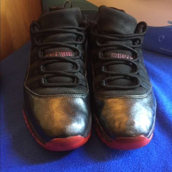 black and red 11s